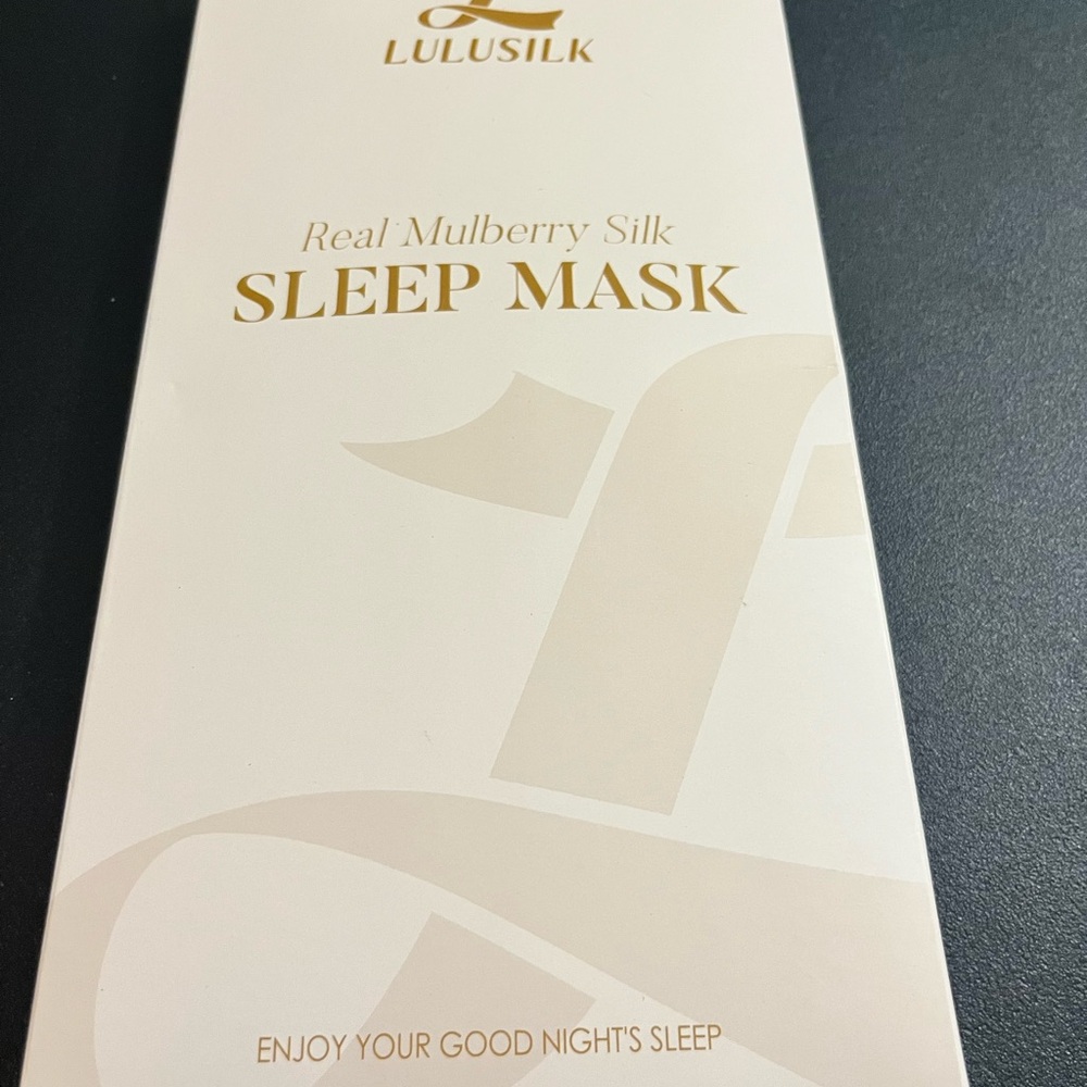 Reversible Mulberry Silk Sleep Mask for Women and Men, Adjustable - New - Picture 5 of 6